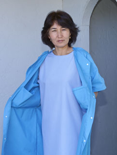 WeberWEAR Women's Oncology Gown 2